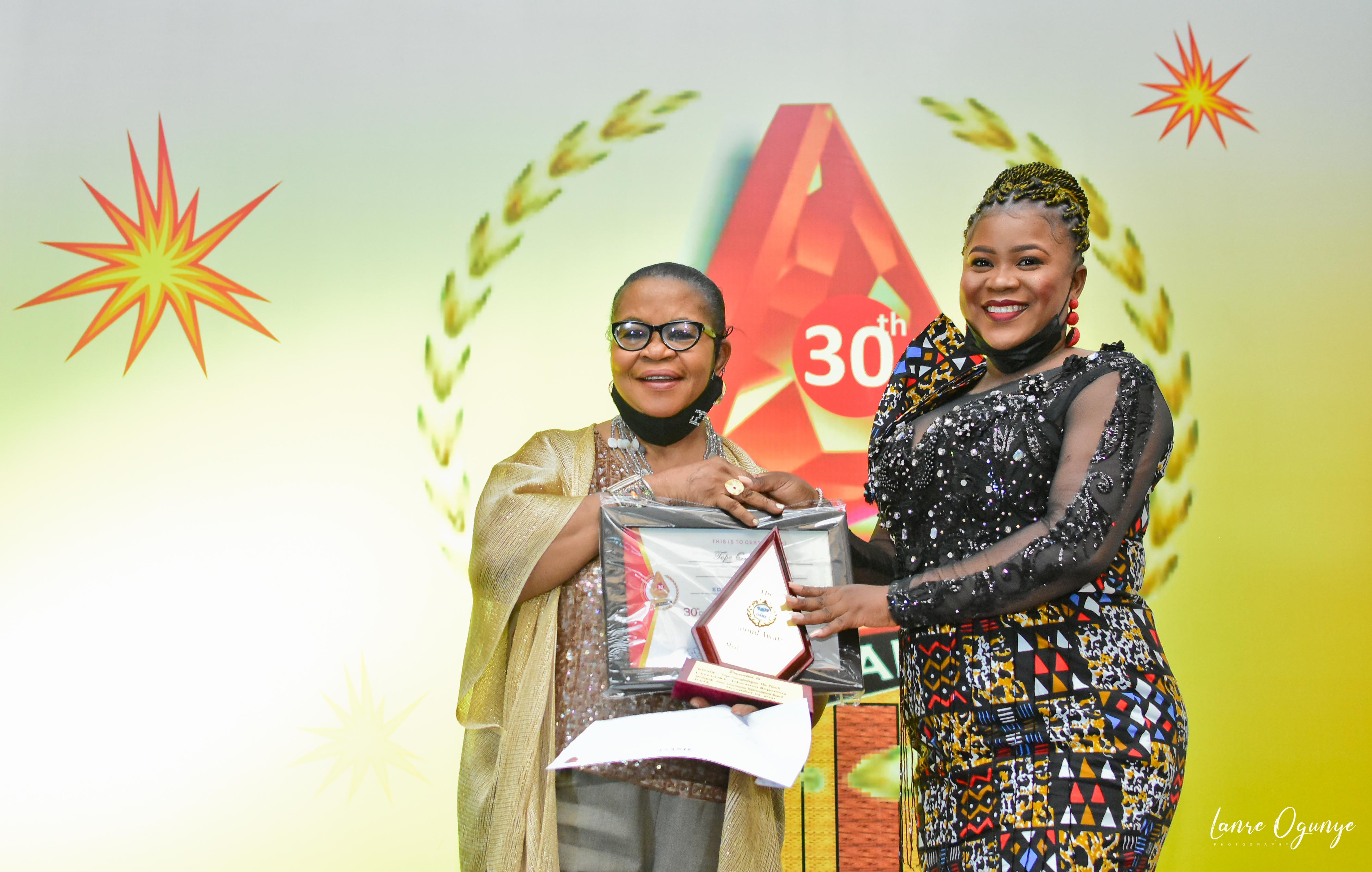 <span  class="uc_style_uc_tiles_grid_image_elementor_uc_items_attribute_title" style="color:#ffffff;">Education Reporter of the Year Temitope Omogbolagun</span>