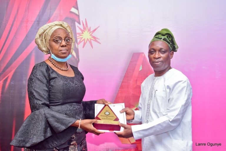 The-Tunji-Oseni-Memorial-prize-for-Editorial-Writing-goes-to-The-Punch