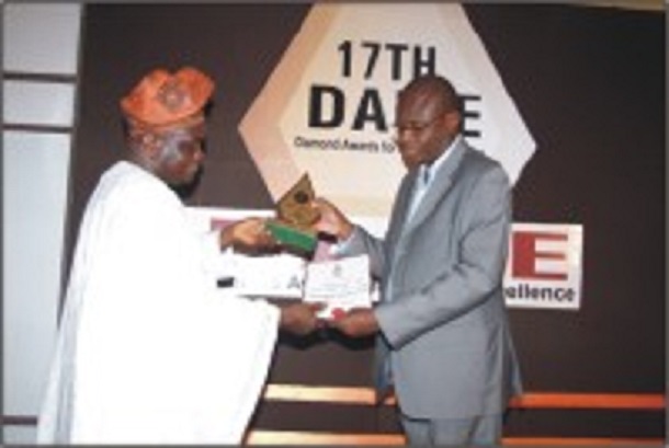 dameawards17th1_picbg_BIG