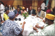 dameawards17th7_picbg