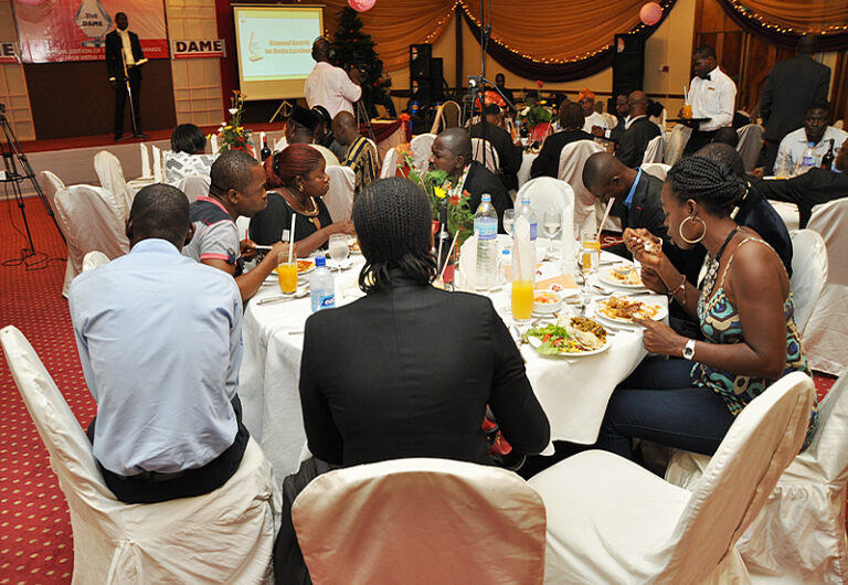 dameawards21st6_picbg