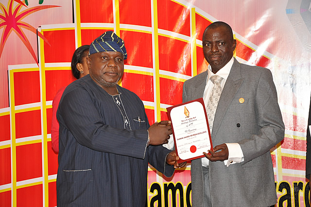 dameawards22nd10_picbg