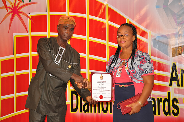 dameawards22nd12_picbg