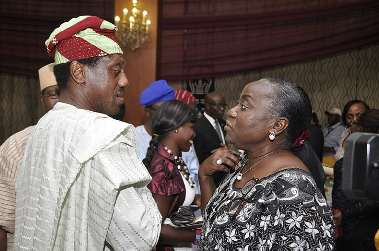 dameawards23rd10_picbg