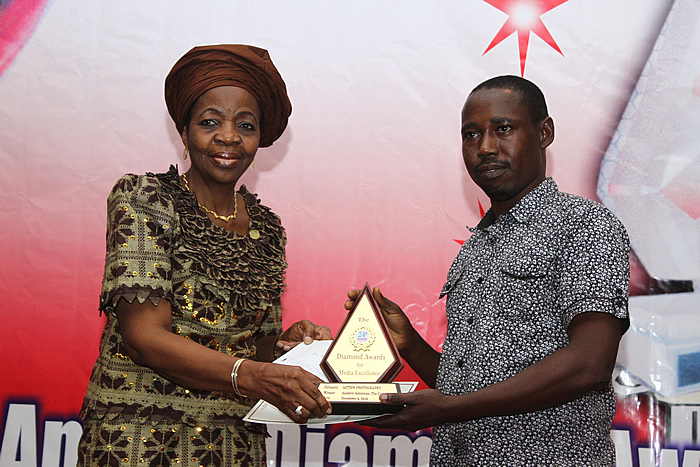 dameawards24th12_picbg