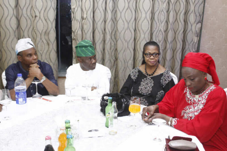 dameawards25th7_picbg